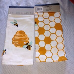 NWT  Stitch & Weft Bee & Honeycomb Cotton Kitchen Towels – Set of 4